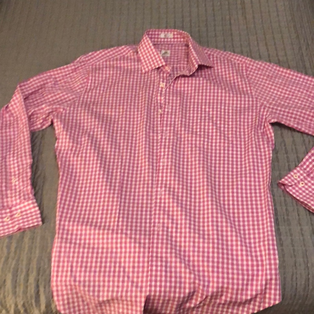 Pink and white houndstooth